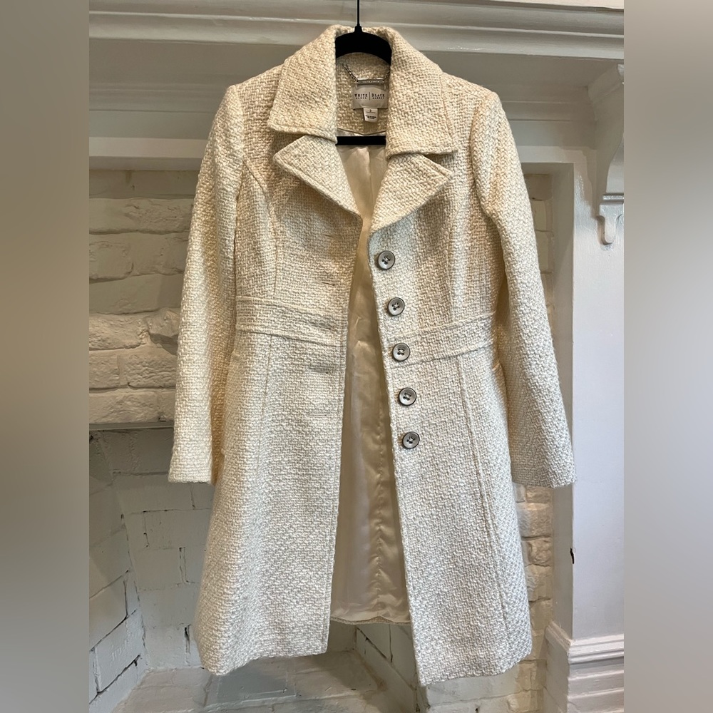 NWOT White House Black Market White Coat - size 2